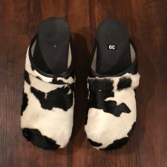cowhide clogs